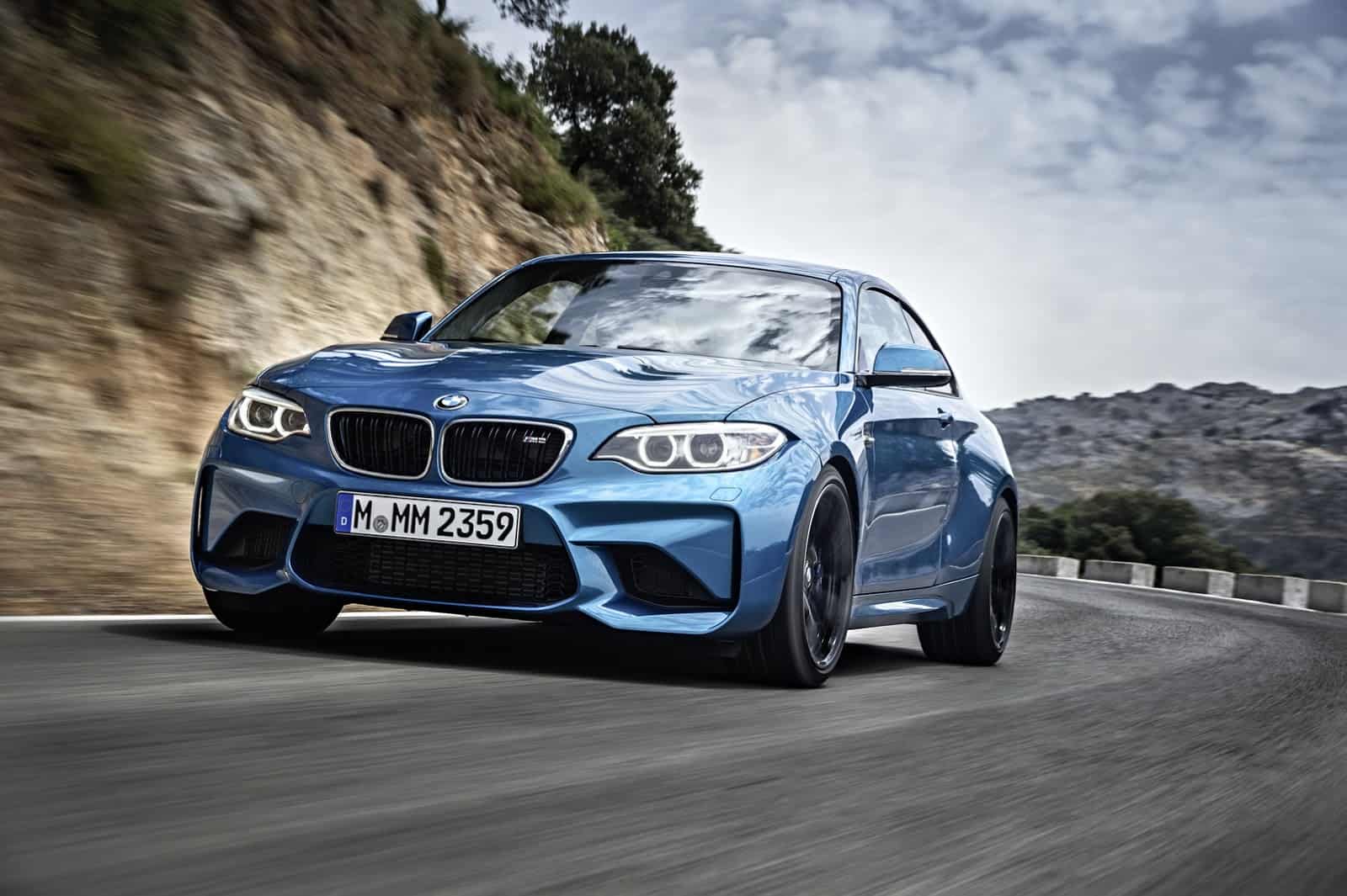 2017-BMW-M2-Coupe-19