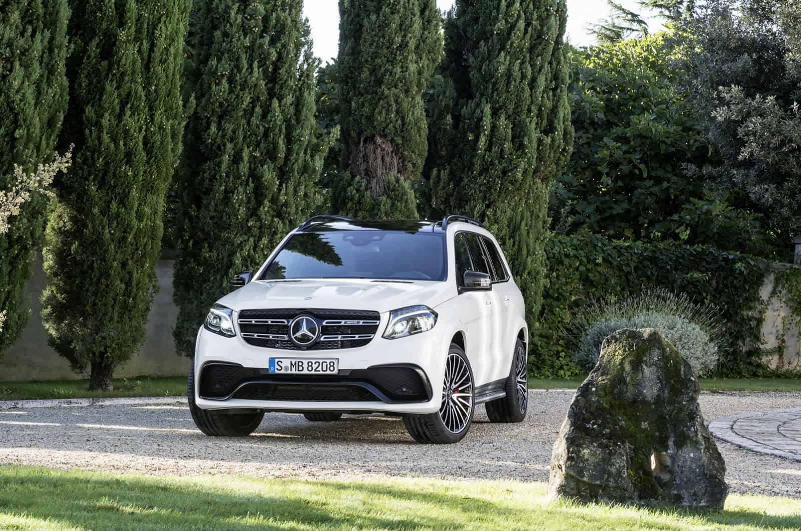 2017-Mercedes-GLS-44