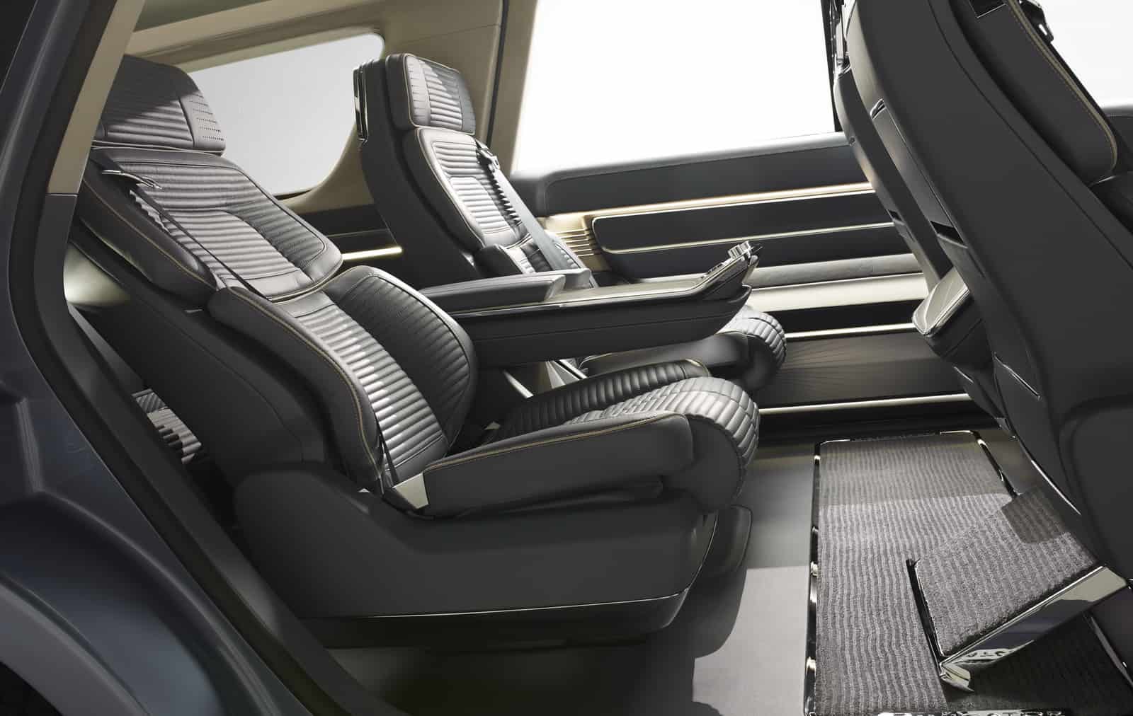 Rear seat occupants can enjoy a first class travel experience taking advantage of the extensive legroom and reclining, heating, cooling and massage functionality of the Perfect Position seats and rear audio and climate controls.