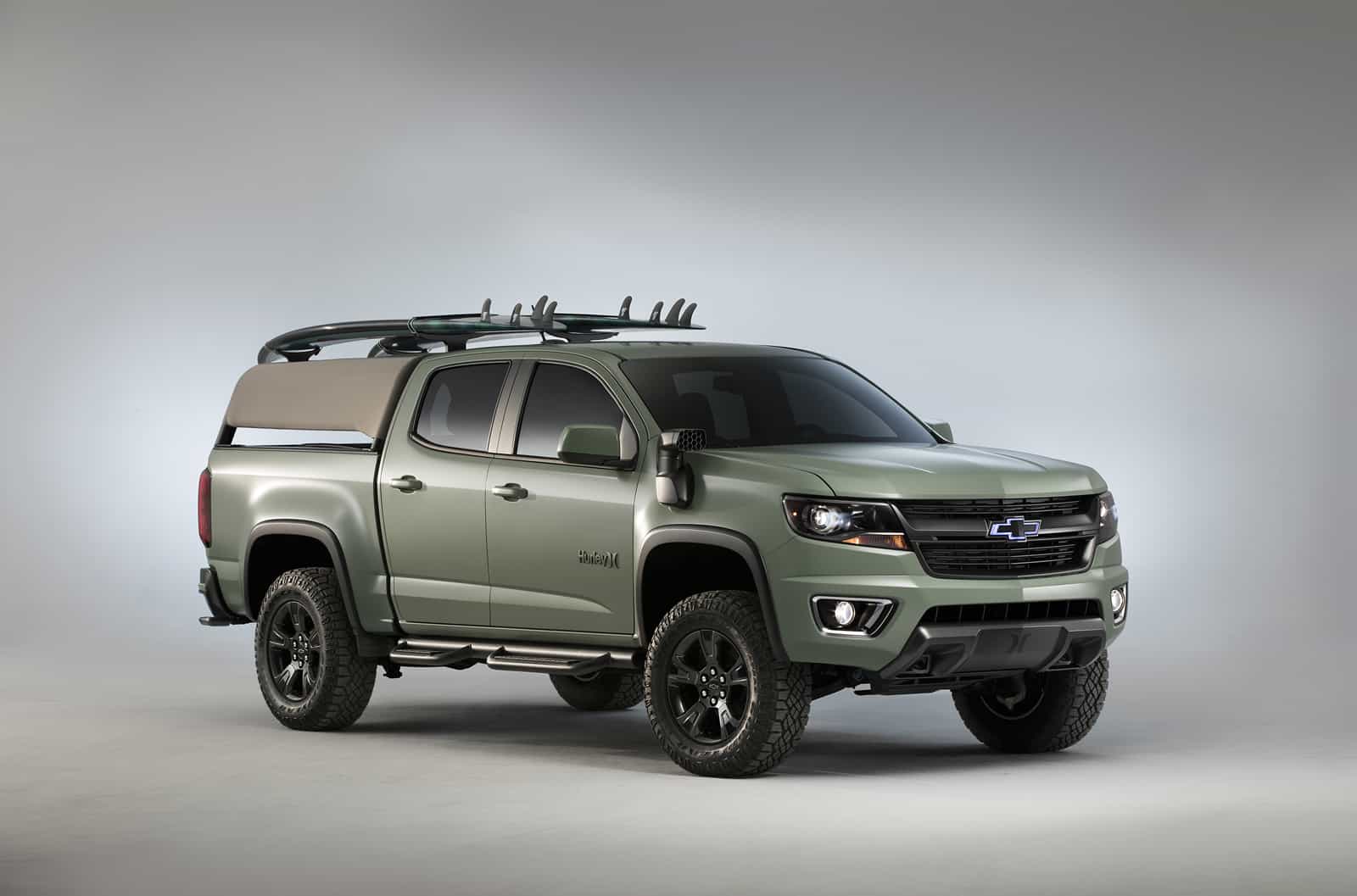 Chevrolet and Hurley, the surfing performance and innovation brand, announce the Colorado Z71 Hurley concept – a collaboration designed to get surfers and their gear around with functionality and style. This ultimate wave wanderer, which also serves as a mobile beach command center, is decked out with a custom surfboard rack, storage systems and even water-resistant seat covers made from advanced ventiprene – a breathable material similar to the neoprene used in surfing wetsuits.